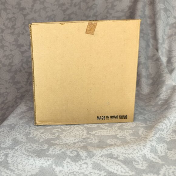 4 vintage 1985 Sterling House plastic 3" Christmas mugs w box, yellowed - Picture 14 of 14